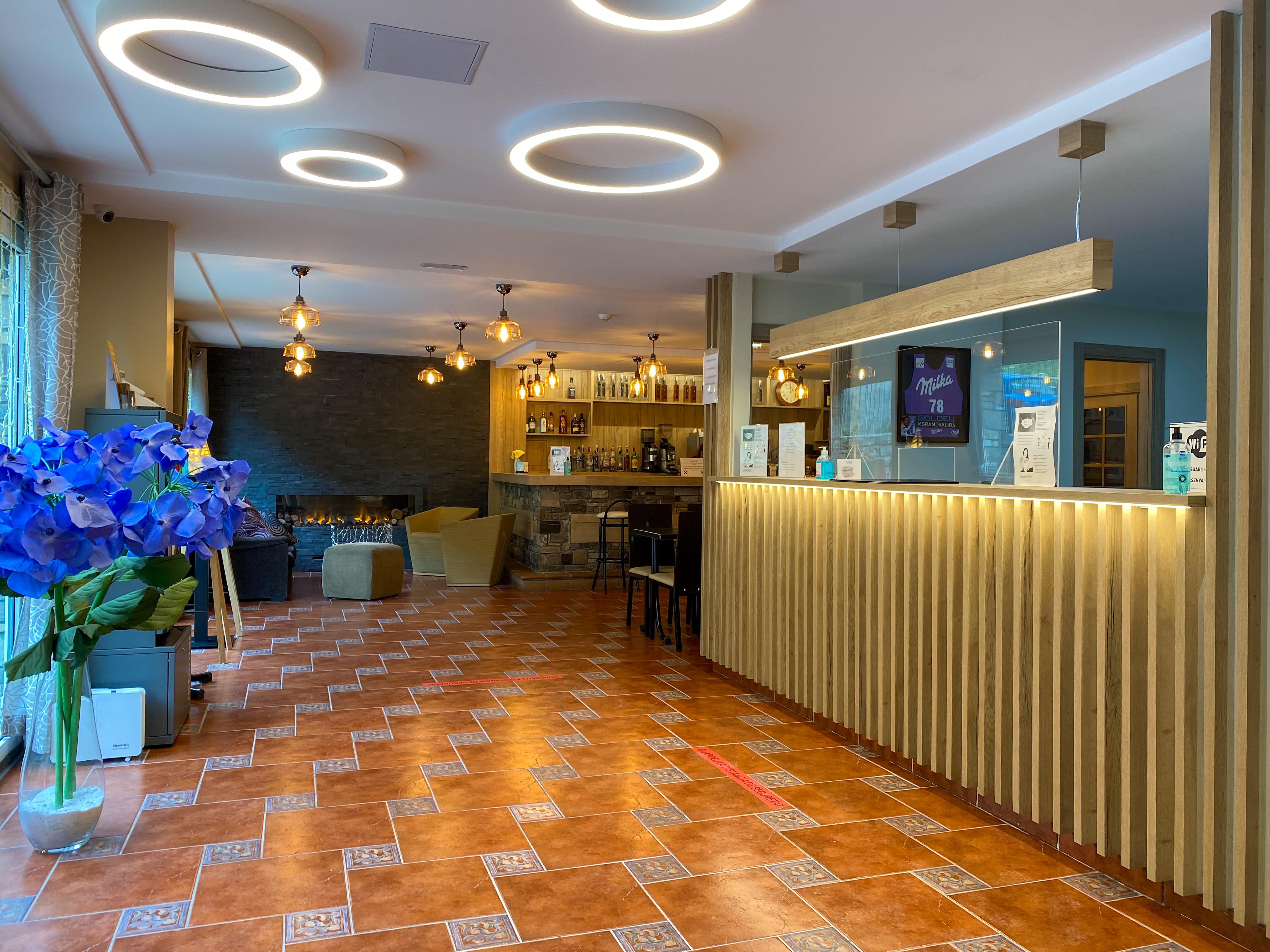 Somriu Hotel Vall Ski インクレス エクステリア 写真